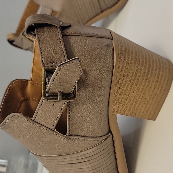 Qupid tan block heel bootie with buckle. - Picture 6 of 9